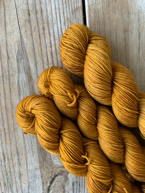 ** Preorder** Gold Dust Woman - Hard Rock DK
